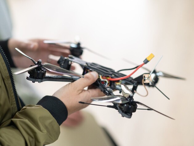 Окупанти примусово навчатимуть запорізьких дітей керувати дронами – ОВА