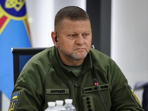 Зеленский уволил Залужного с военной службы