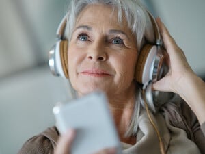 Письмо в будущее, завтрак без телефона и чтение в парке. 25 крутых ритуалов для весны