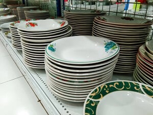 Как снять наклейку с посуды? Четыре проверенных метода