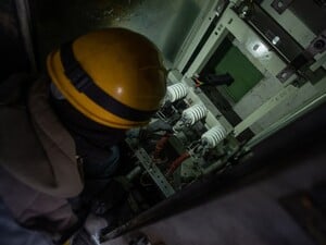 Украина возвращается к графикам отключения света. В