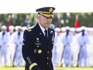 Пентагон уволил начальника штаба. СМИ пишут, что не только его